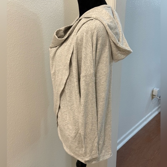 Athleta Purana Light Grey Wrap Long Sleeve Hoodie - Picture 4 of 6